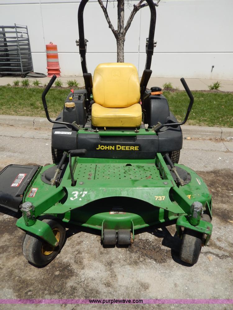 image for item W9891 John Deere 737 ZTR lawn mower