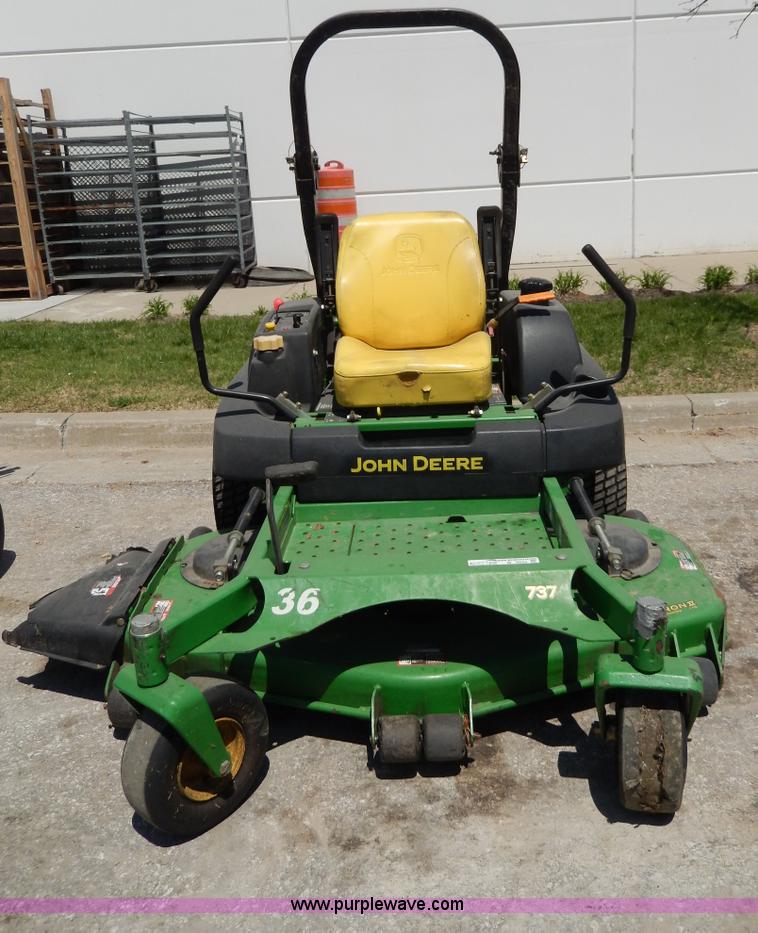 image for item W9892 John Deere 737 ZTR lawn mower