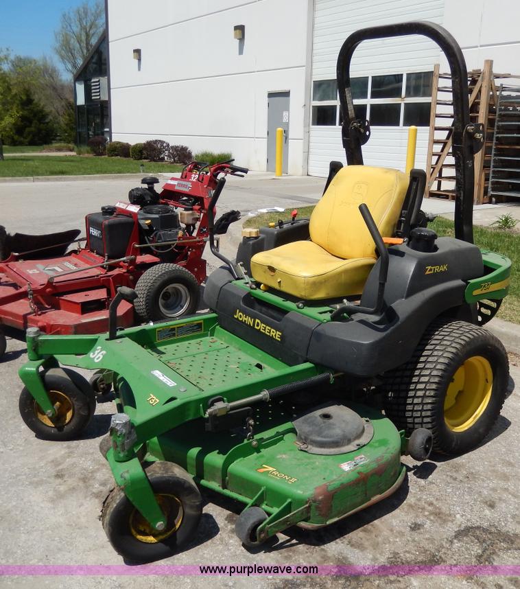 image for item W9892 John Deere 737 ZTR lawn mower