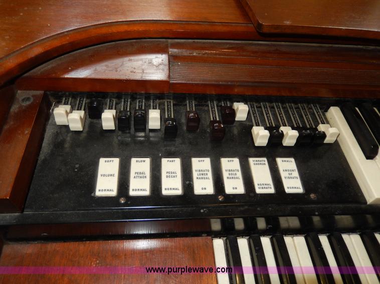 Hammond M2 organ in Merriam, KS Item W9907 sold Purple Wave