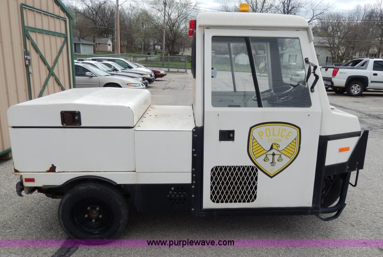 image for item W9979 1998 Cushman utility vehicle