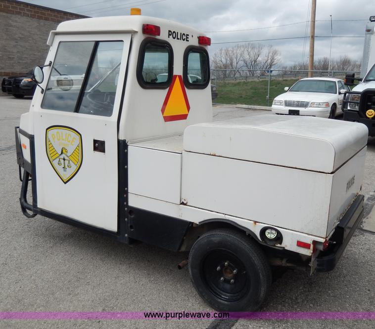 image for item W9979 1998 Cushman utility vehicle