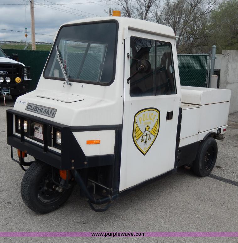image for item W9979 1998 Cushman utility vehicle