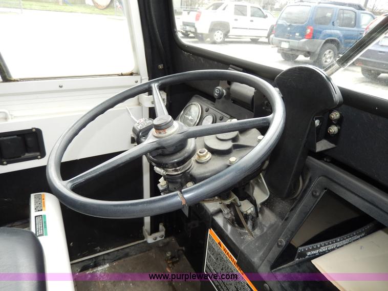 image for item W9979 1998 Cushman utility vehicle