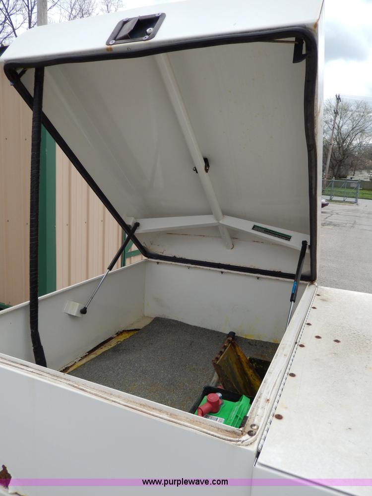 image for item W9979 1998 Cushman utility vehicle