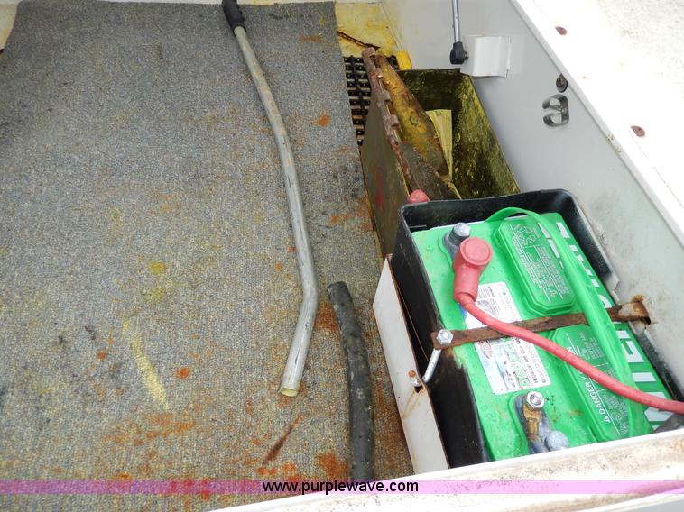 image for item W9979 1998 Cushman utility vehicle