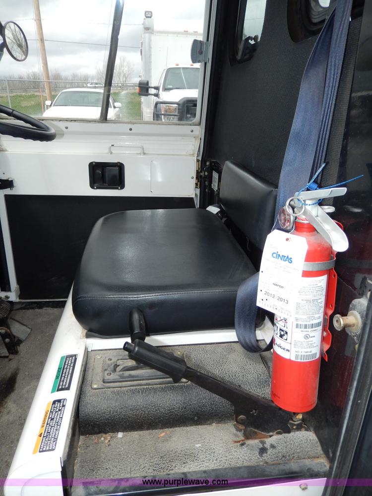 image for item W9979 1998 Cushman utility vehicle