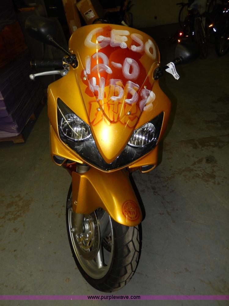 image for item X9502 2006 Honda CBR600FR motorcycle