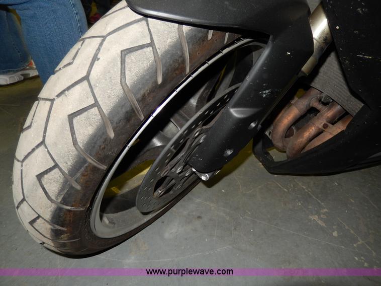 image for item X9503 2006 Suzuki R600 motorcycle