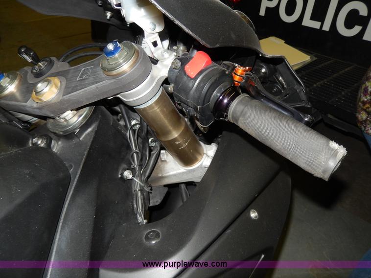 image for item X9503 2006 Suzuki R600 motorcycle