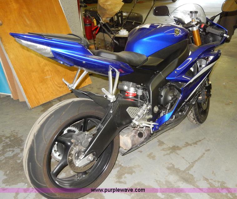 image for item X9504 2007 Yamaha R6 motorcycle