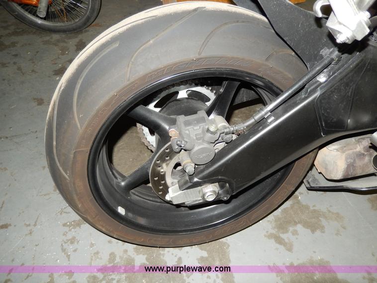 image for item X9504 2007 Yamaha R6 motorcycle