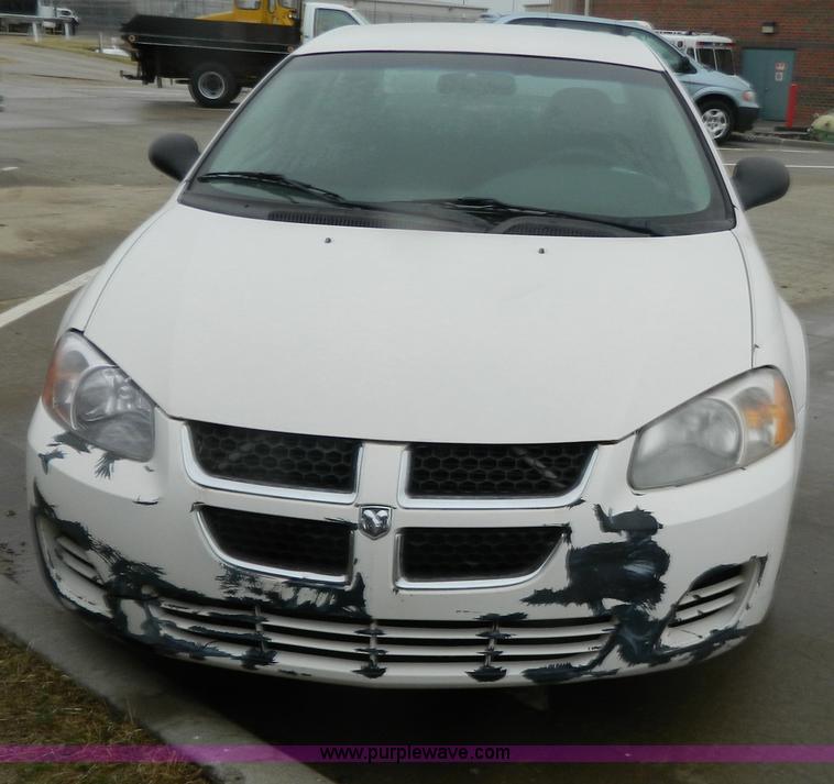 image for item Y9343 2004 Dodge Stratus SE