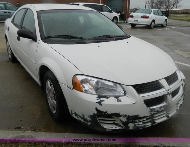 image for item Y9343 2004 Dodge Stratus SE