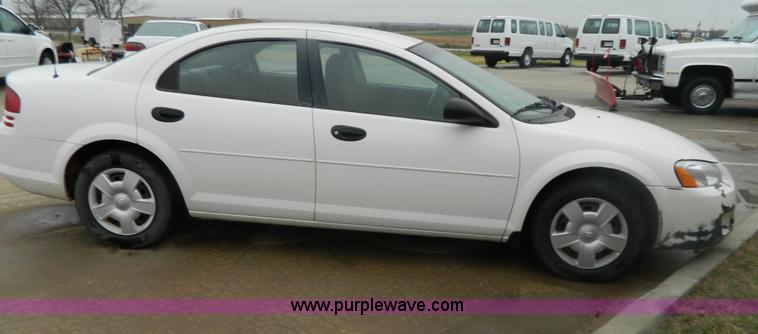 image for item Y9343 2004 Dodge Stratus SE