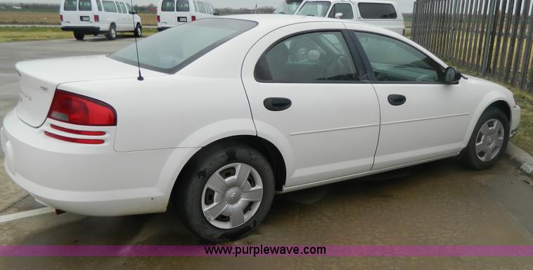 image for item Y9343 2004 Dodge Stratus SE