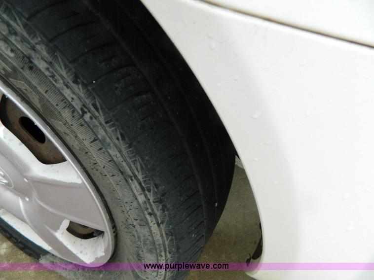 image for item Y9343 2004 Dodge Stratus SE