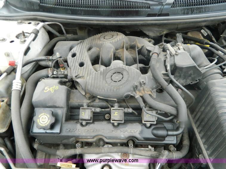 image for item Y9343 2004 Dodge Stratus SE