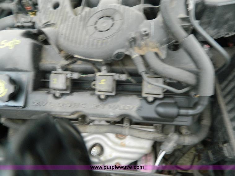 image for item Y9343 2004 Dodge Stratus SE