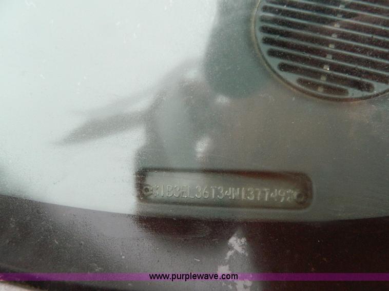 image for item Y9343 2004 Dodge Stratus SE