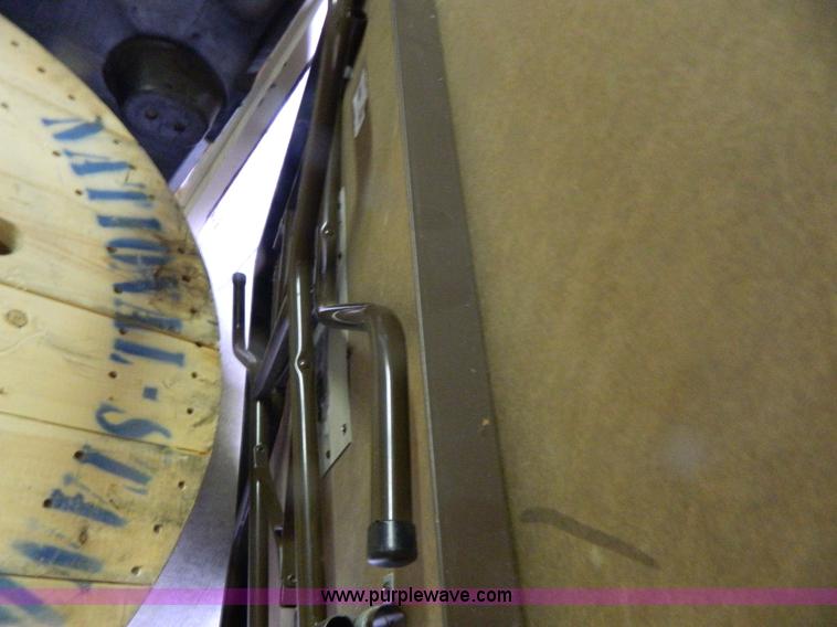 image for item Y9344 Round folding table