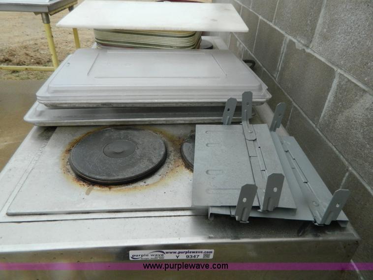 image for item Y9347 Assorted kitchen supplies