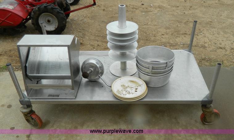 image for item Y9347 Assorted kitchen supplies