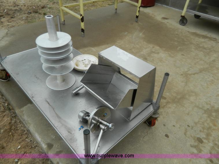 image for item Y9347 Assorted kitchen supplies