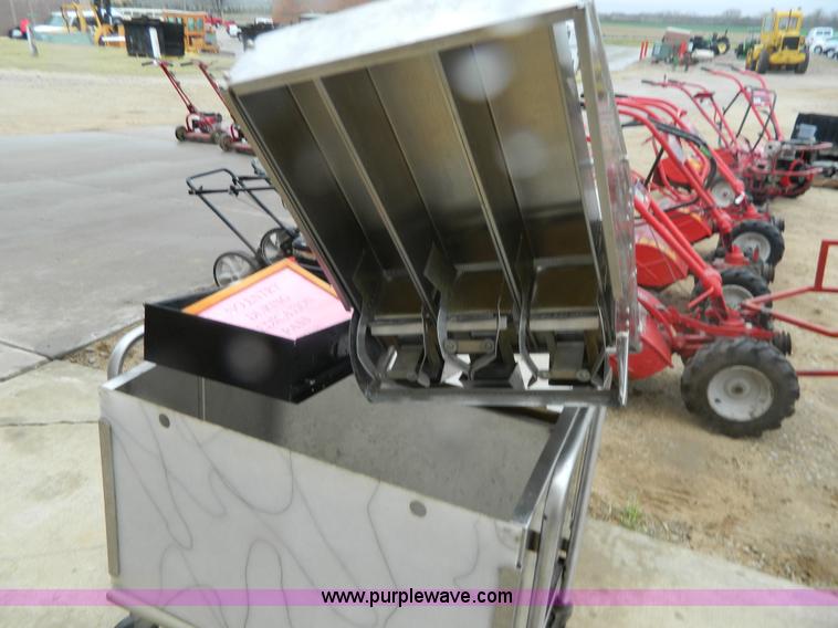 image for item Y9347 Assorted kitchen supplies