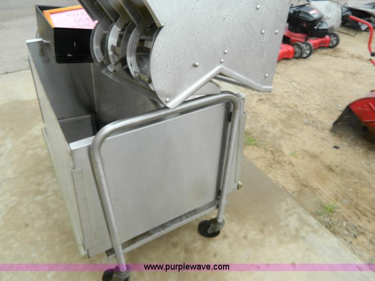 image for item Y9347 Assorted kitchen supplies