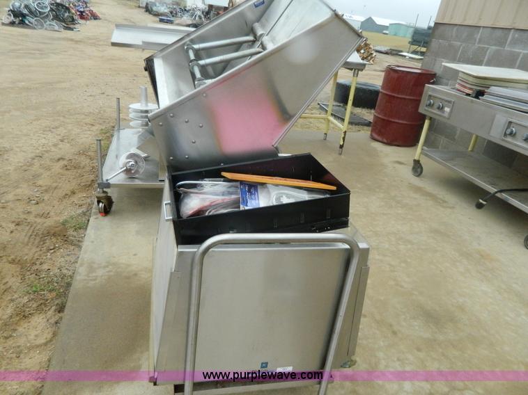 image for item Y9347 Assorted kitchen supplies