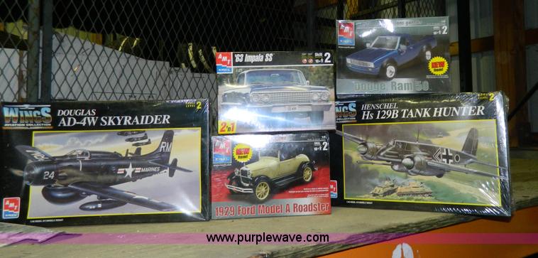 image for item Y9357 Assorted scale models