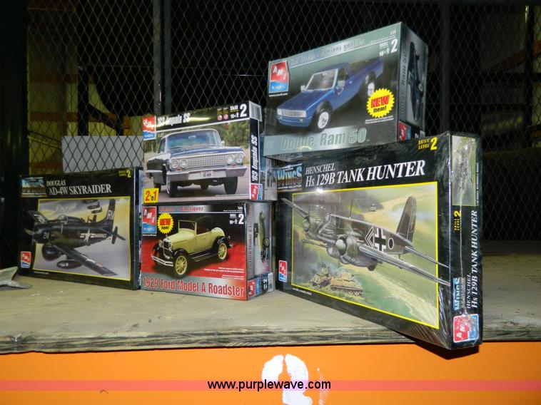 image for item Y9357 Assorted scale models