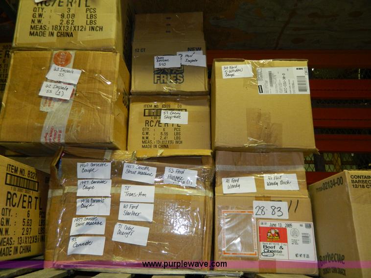 image for item Y9357 Assorted scale models