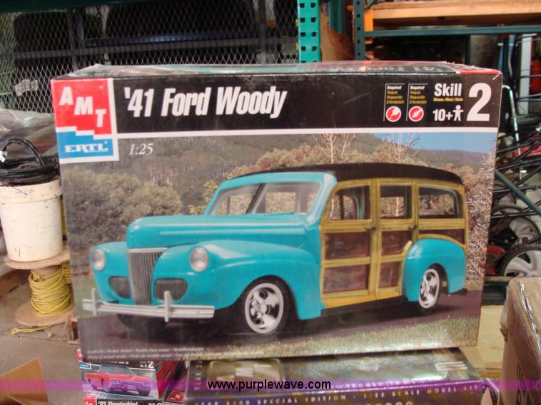 image for item Y9357 Assorted scale models