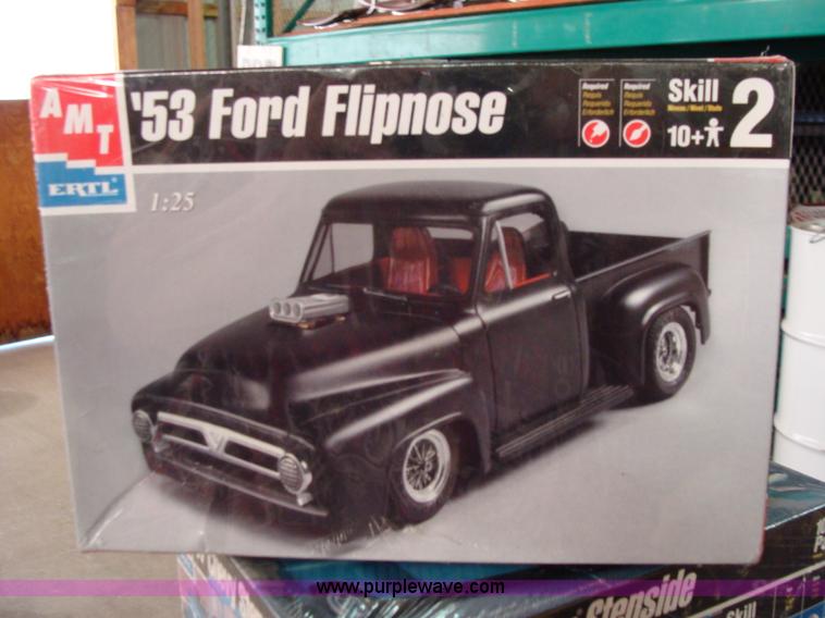 image for item Y9357 Assorted scale models