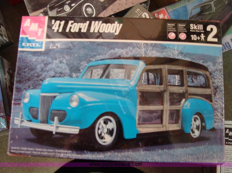 image for item Y9357 Assorted scale models