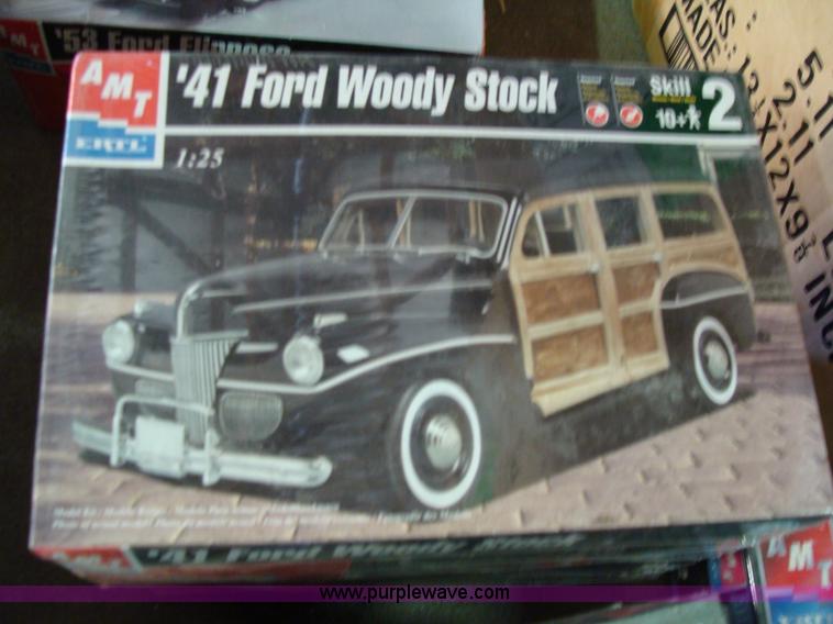 image for item Y9357 Assorted scale models