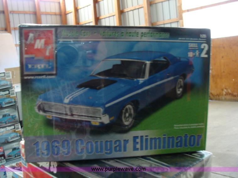 image for item Y9357 Assorted scale models