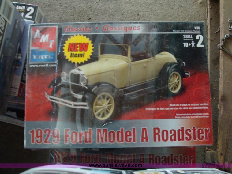 image for item Y9357 Assorted scale models