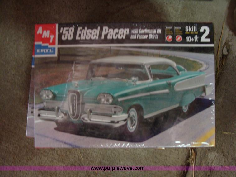 image for item Y9357 Assorted scale models