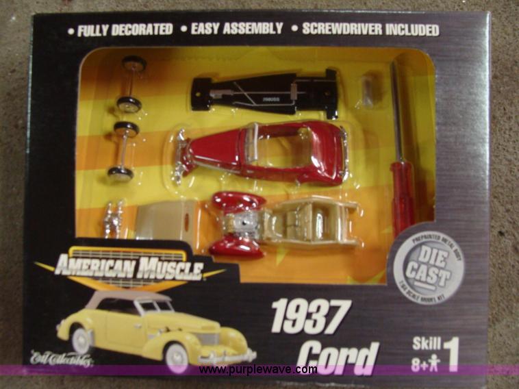 image for item Y9357 Assorted scale models