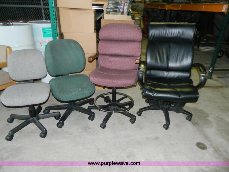 image for item Y9359 (4) office chairs