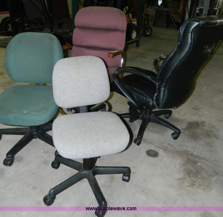 image for item Y9359 (4) office chairs