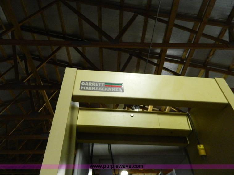 image for item Y9369 (3) metal detectors