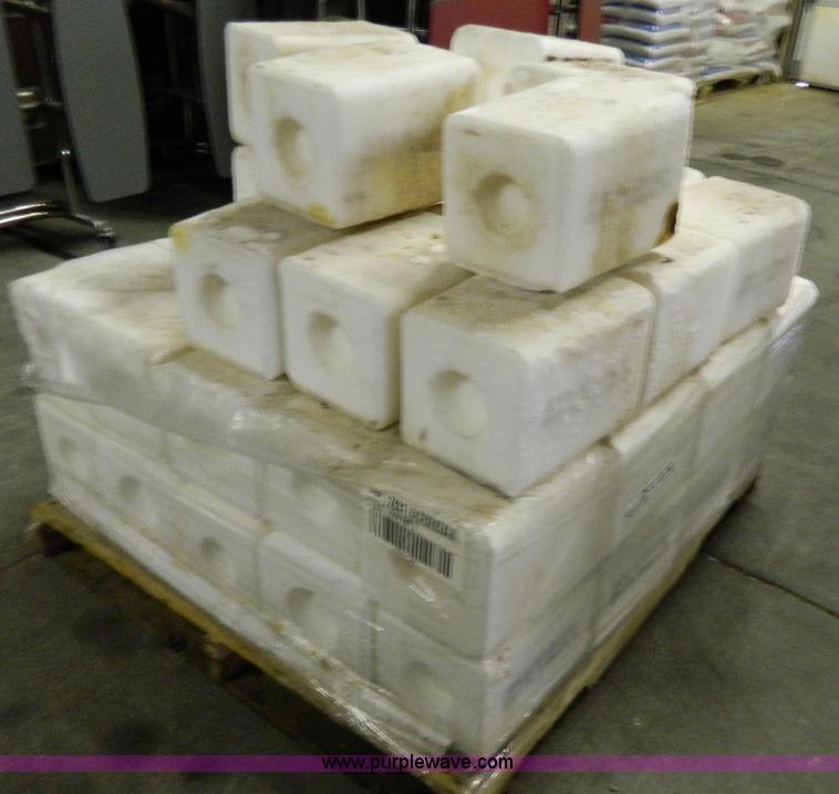 image for item Y9371 50 lbs white salt blocks