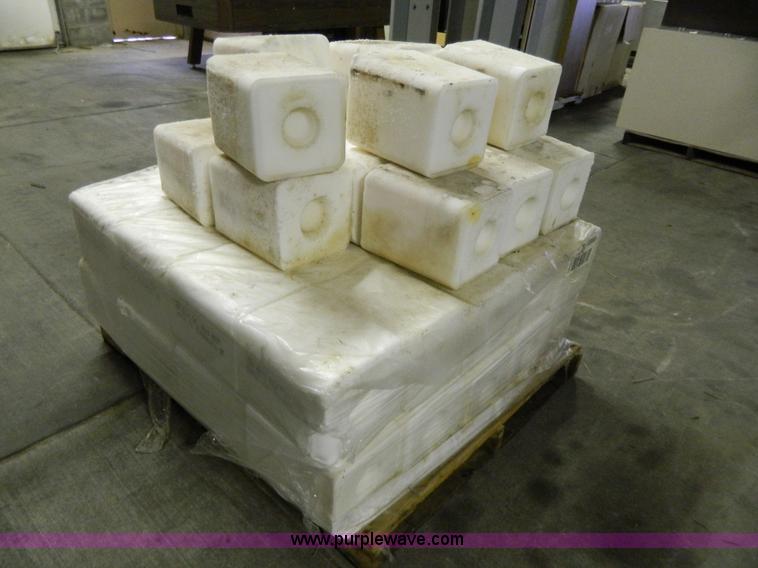 image for item Y9371 50 lbs white salt blocks