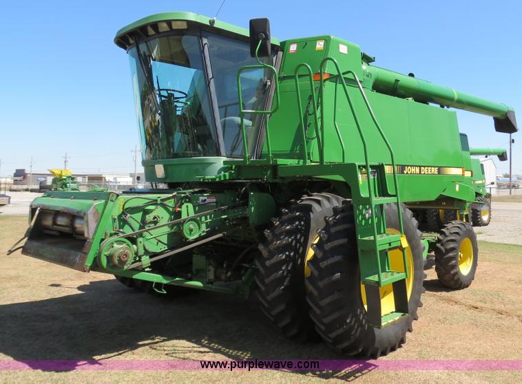 image for item B4733 1990 John Deere 9600 combine