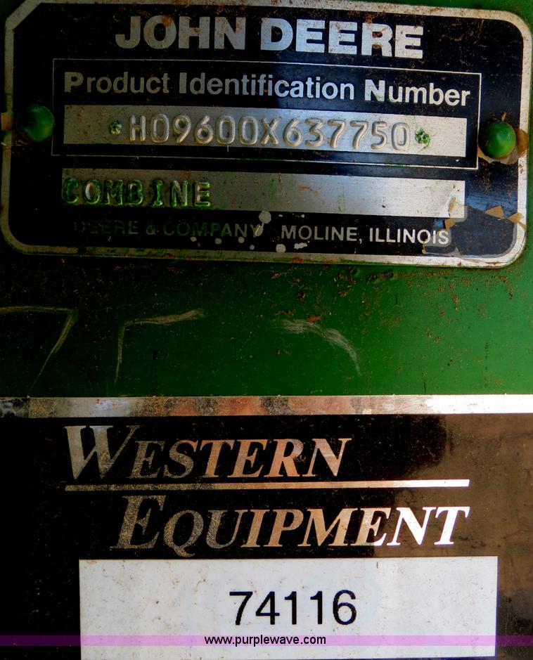 image for item B4733 1990 John Deere 9600 combine