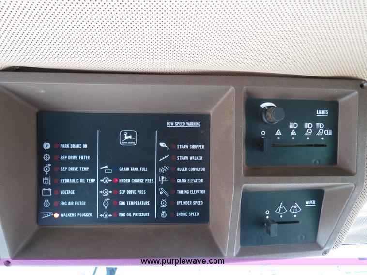 image for item B4733 1990 John Deere 9600 combine